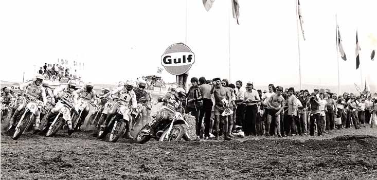 In 1980 werd de finale van het WK ook in Luxemburg verreden. De Coster (5) reed er zijn laatste GP en won beide heats. Malherbe (3) werd die dag wereldkampioen en Lackey (4) reed nog op Kawasaki. Vromans reed zijn eerste seizoen voor Yamaha en zit bij de start net achter zijn team genoot Hakan Carlqvist (3).