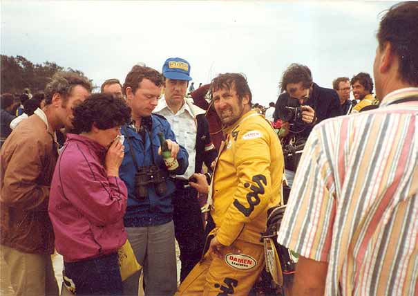 Henk Knuiman bereikte als eerste Nederlander ooit de finish in Dakar.
