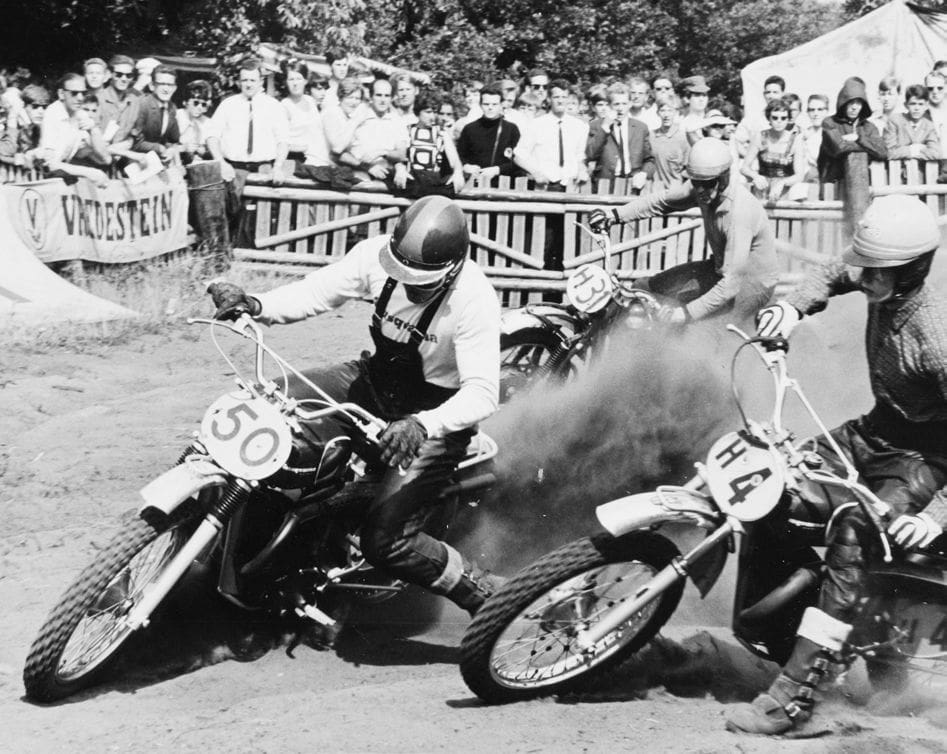 In het begin van zijn loopbaan reed Wolsink met nummer 50. Frans Sigmans (H4) en Frits Selling (H31) waren belangrijke tegenstanders.