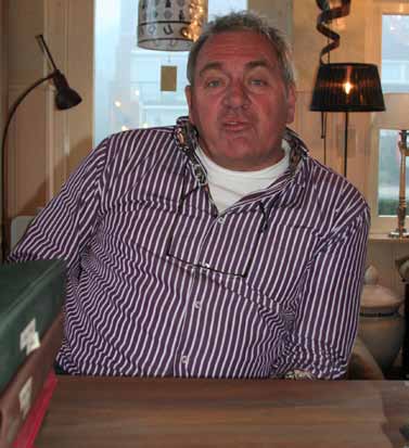 Rikus Lubbers is intussen 65 en runt samen met zijn vrouw Joke een prachtige woonwinkel in Harfsen. De motorsport volgt hij nog steeds op de voet: zoon Wim rijdt enduro’s en is ook voorzitter van de Harfsense motorclub.