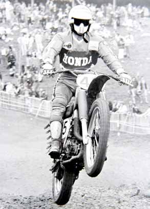 In 1975, inmiddels op Honda, won Karsmakers toch nog een 500 cc GP.